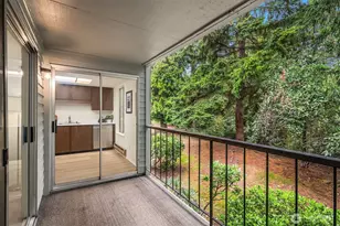 4727 W Lake Sammamish Pkwy SE, Issaquah, WA 98027 - Photo 17