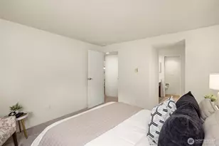 4727 W Lake Sammamish Pkwy SE, Issaquah, WA 98027 - Photo 5