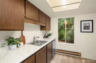 4727 W Lake Sammamish Pkwy SE, Issaquah, WA 98027 - Photo 13