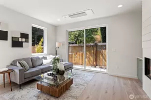 8037 Wallingford Ave N, Seattle, WA 98103 - Photo 11