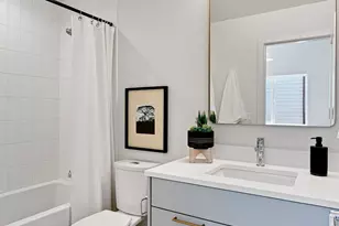 8037 Wallingford Ave N, Seattle, WA 98103 - Photo 25
