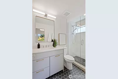 8037 Wallingford Avenue N #C, Seattle, WA 98103 - Photo 21