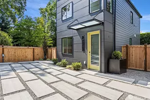 8037 Wallingford Ave N, Seattle, WA 98103 - Photo 3