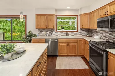 13233 SE 51st Place, Bellevue, WA 98006 - Photo 17