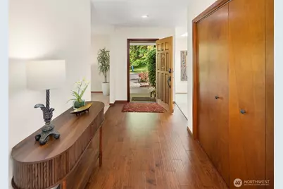 13233 SE 51st Place, Bellevue, WA 98006 - Photo 9