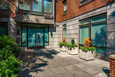 4547 8th Avenue NE #504, Seattle, WA 98105 - Photo 9