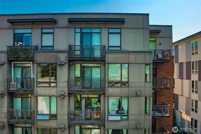 4547 8th Avenue NE #504, Seattle, WA 98105 - Photo 3