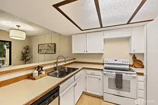 16014 Village Green Dr SE, Mill Creek, WA 98012 - Photo 9