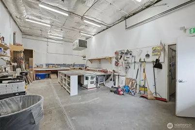 11520 Northup Way, Bellevue, WA 98004 - Photo 17