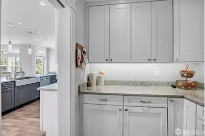 9950 SE 39th Street, Mercer Island, WA 98040 - Photo 13