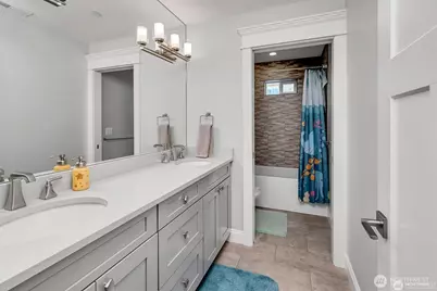 9950 SE 39th Street, Mercer Island, WA 98040 - Photo 27