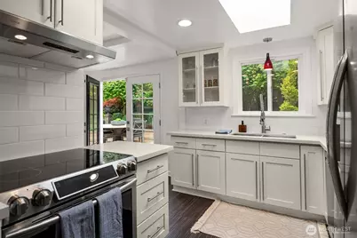 10303 15th Avenue NE, Seattle, WA 98125 - Photo 7