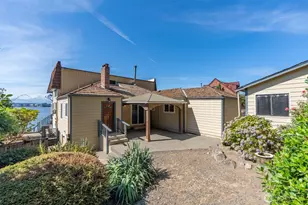 2485 Beach Dr E, Port Orchard, WA 98366 - Photo 35
