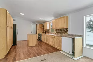 42 31st St NE, East Wenatchee, WA 98802 - Photo 9