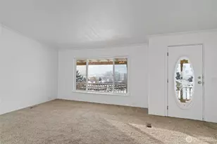 42 31st St NE, East Wenatchee, WA 98802 - Photo 3