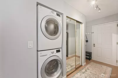 9416 1st Avenue NE #419, Seattle, WA 98115 - Photo 15