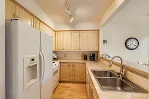13000 Admiralty Way, Everett, WA 98204 - Photo 15