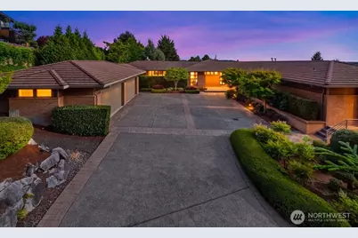 8635 NE 19th Place, Clyde Hill, WA 98004 - Photo 3