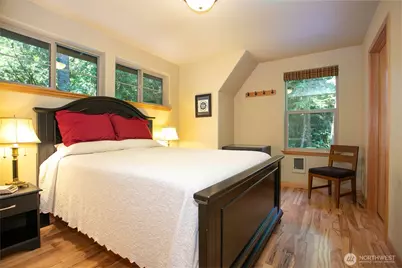 7073 Rainier Way, Glacier, WA 98244 - Photo 17