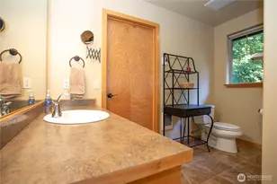 7073 Rainier Way, Glacier, WA 98244 - Photo 19