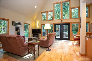 7073 Rainier Way, Glacier, WA 98244 - Photo 3