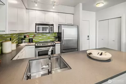 1410 E Pine Street #W122, Seattle, WA 98122 - Photo 11