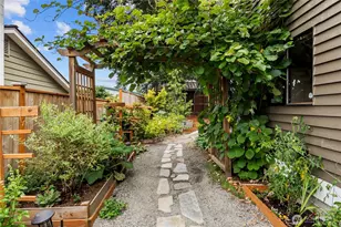 7421 181st Pl SW, Edmonds, WA 98026 - Photo 37