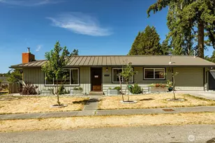 1440 NE 7th Pl, Oak Harbor, WA 98277 - Photo 1