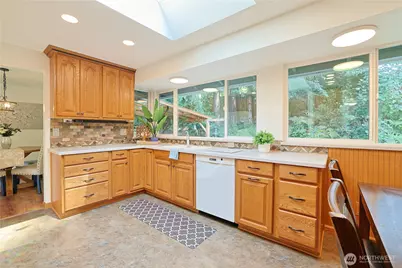 543 NE Conifer Drive, Bremerton, WA 98311 - Photo 15