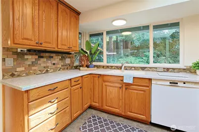 543 NE Conifer Drive, Bremerton, WA 98311 - Photo 17