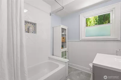 2568 28th Avenue W, Seattle, WA 98199 - Photo 25