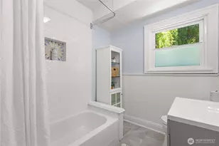 2568 28th Ave W, Seattle, WA 98199 - Photo 25