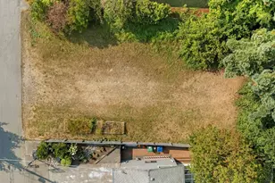 8809 Earl Ave NW, Seattle, WA 98117 - Photo 31