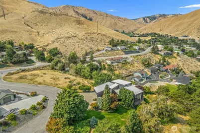 916 Skyline Place, Wenatchee, WA 98801 - Photo 5