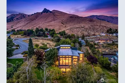 916 Skyline Place, Wenatchee, WA 98801 - Photo 1