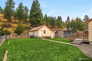 403 E 3rd St, Cle Elum, WA 98922 - Photo 7