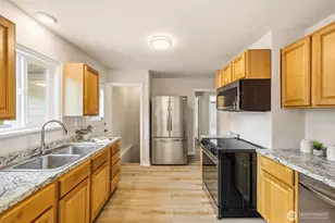 10713 15th Ave NE, Seattle, WA 98125 - Photo 15