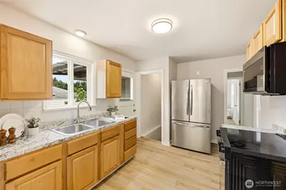 10713 15th Avenue NE, Seattle, WA 98125 - Photo 13
