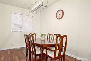 4915 NE 5th St, Renton, WA 98059 - Photo 9