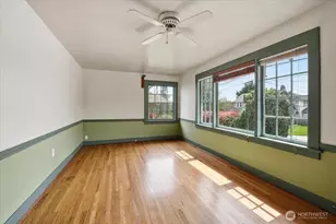 308 NE 50th St, Seattle, WA 98105 - Photo 3
