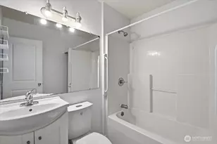 308 NE 50th St, Seattle, WA 98105 - Photo 23