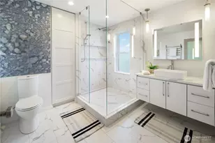 2419 8th Ave N, Seattle, WA 98109 - Photo 19