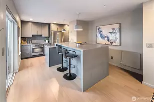 2419 8th Ave N, Seattle, WA 98109 - Photo 9