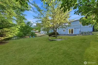 11526 3rd Avenue NE, Seattle, WA 98125 - Photo 3