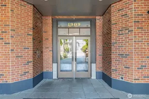 1909 10th Ave W, Seattle, WA 98119 - Photo 3