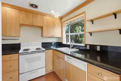 1013 N 33rd Place, Renton, WA 98056 - Photo 11