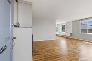 1013 N 33rd Pl, Renton, WA 98056 - Photo 3