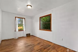 215 99th St E, Tacoma, WA 98445 - Photo 13