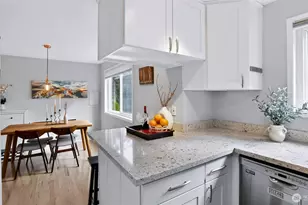12523 SE 30th St, Bellevue, WA 98005 - Photo 9