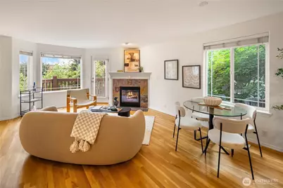 2038 Franklin Avenue E, Seattle, WA 98102 - Photo 3